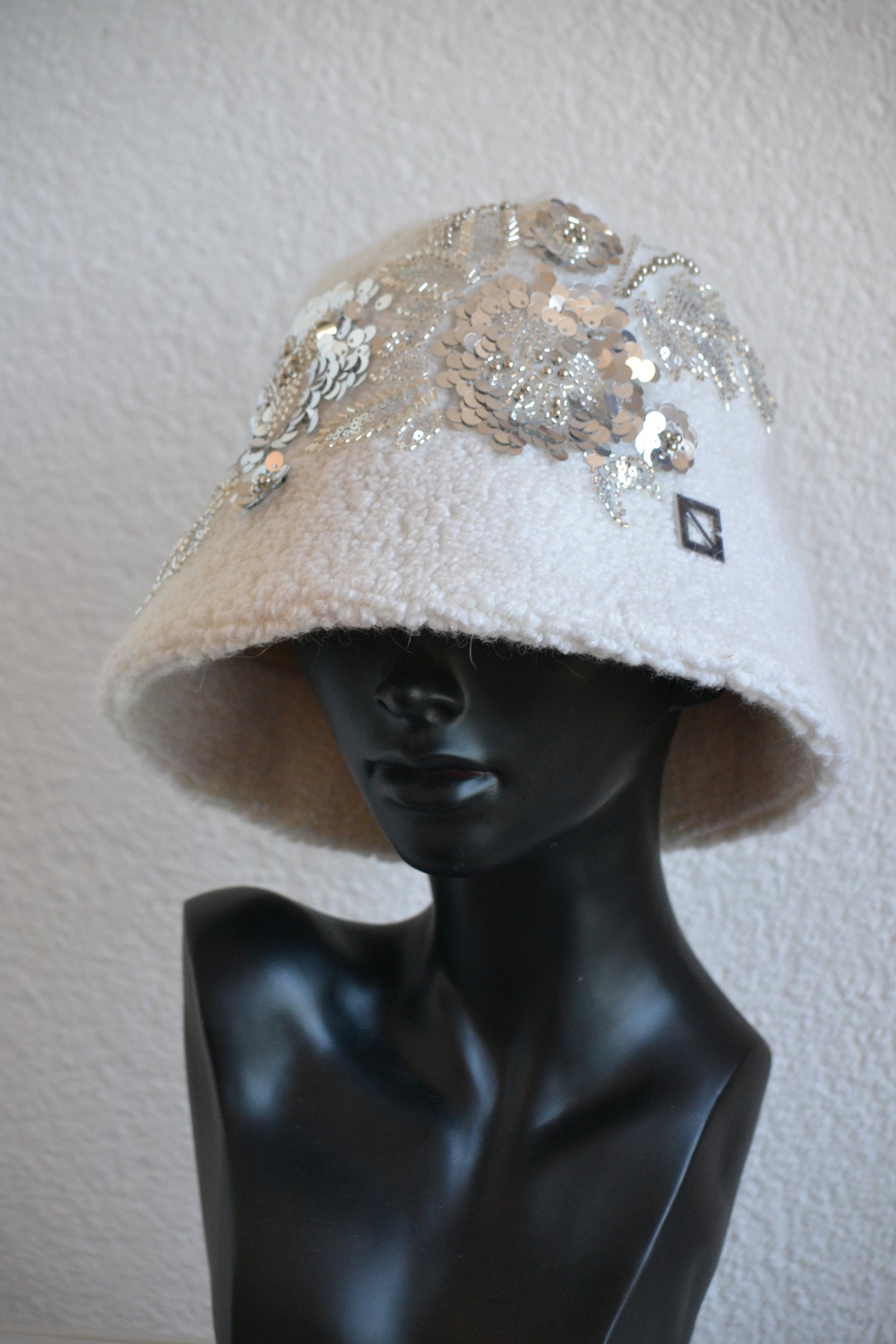 CLOCHE: 'SILVER FLOWER'