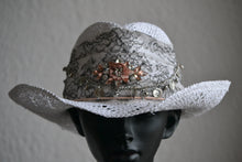 FEDORA 'WHITE DAYDREAM'
