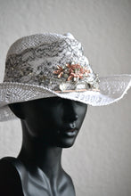 FEDORA 'WHITE DAYDREAM'