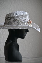 FEDORA 'WHITE DAYDREAM'