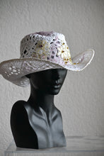 FEDORA 'TENDER BLOOM'