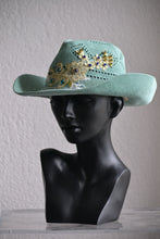 FEDORA 'TURQUOIS MAJESTY'