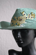 FEDORA 'TURQUOIS MAJESTY'