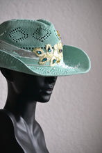 FEDORA 'TURQUOIS MAJESTY'