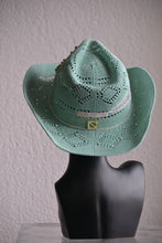 FEDORA 'TURQUOIS MAJESTY'