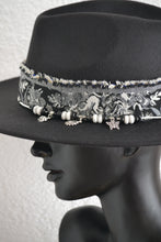 FEDORA 'SILVER FLOWER'
