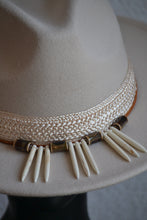 FEDORA 'IVORY WILD'
