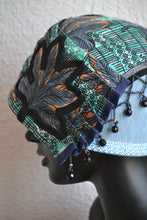 CLOCHE 'DANCING LEAVES'