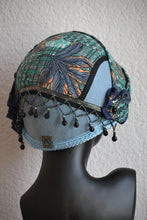 CLOCHE 'DANCING LEAVES'