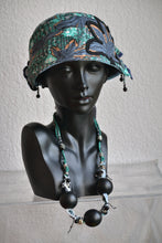 CLOCHE 'DANCING LEAVES'