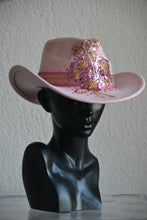 FEDORA 'ROSE WILDFLOWER