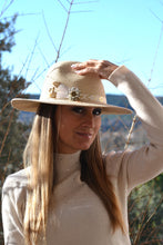 FEDORA 'Ivory Elegance'