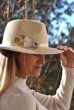 FEDORA 'Ivory Elegance'